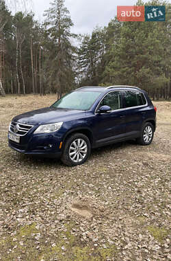 Позашляховик / Кросовер Volkswagen Tiguan 2010 в Києві