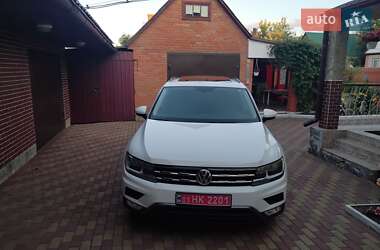 Внедорожник / Кроссовер Volkswagen Tiguan 2019 в Лохвице