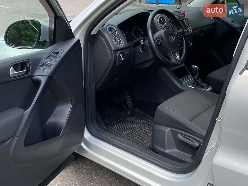 Внедорожник / Кроссовер Volkswagen Tiguan 2015 в Смеле