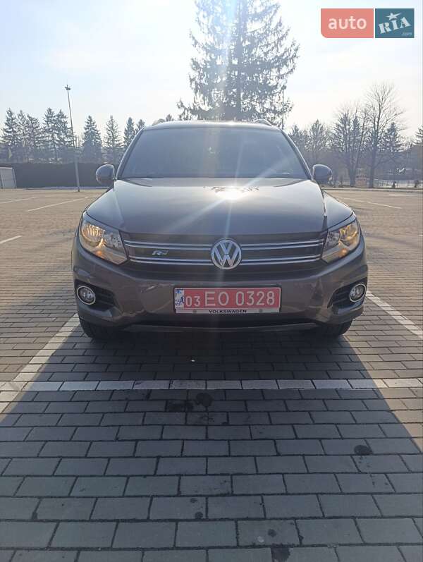 Внедорожник / Кроссовер Volkswagen Tiguan 2016 в Луцке