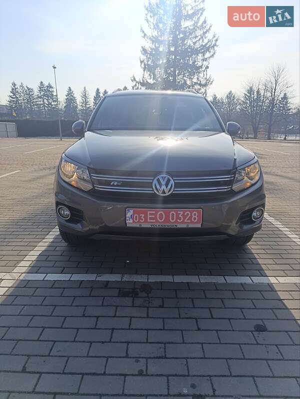 Внедорожник / Кроссовер Volkswagen Tiguan 2016 в Луцке