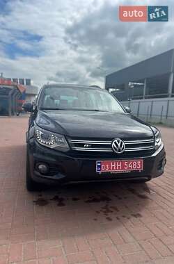 Позашляховик / Кросовер Volkswagen Tiguan 2016 в Полтаві