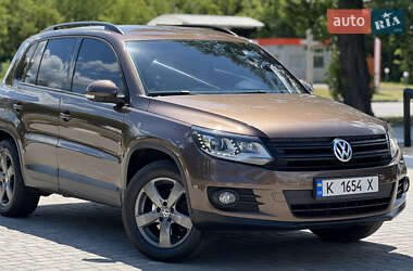 Внедорожник / Кроссовер Volkswagen Tiguan 2011 в Харькове