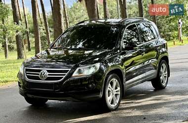 Внедорожник / Кроссовер Volkswagen Tiguan 2010 в Киеве