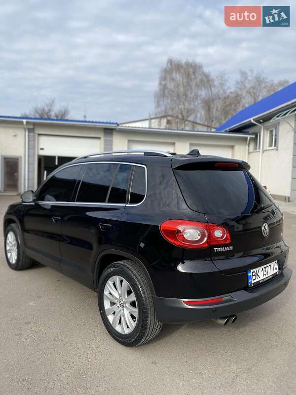 Внедорожник / Кроссовер Volkswagen Tiguan 2008 в Ровно