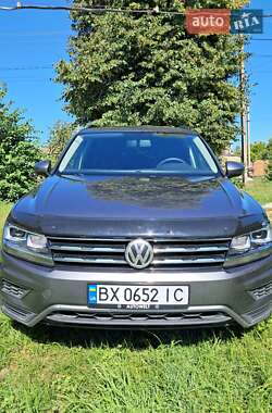 Внедорожник / Кроссовер Volkswagen Tiguan 2019 в Волочиске