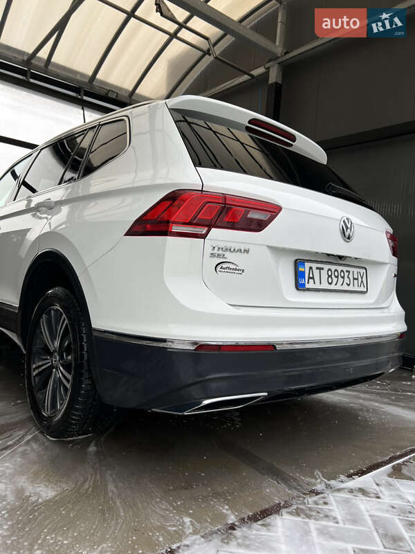 Внедорожник / Кроссовер Volkswagen Tiguan 2017 в Ивано-Франковске
