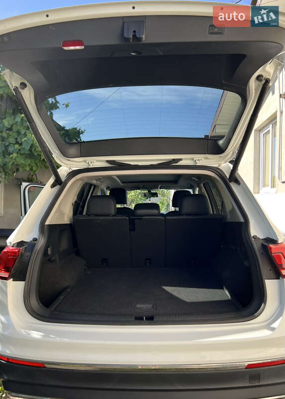 Внедорожник / Кроссовер Volkswagen Tiguan 2017 в Ивано-Франковске