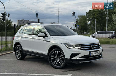 Внедорожник / Кроссовер Volkswagen Tiguan 2022 в Киеве