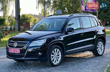 Внедорожник / Кроссовер Volkswagen Tiguan 2009 в Вознесенске