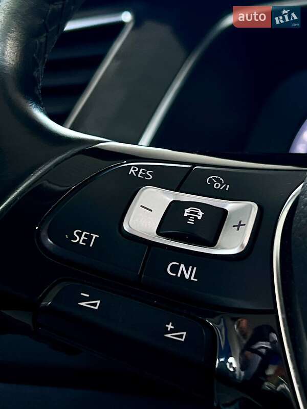 Внедорожник / Кроссовер Volkswagen Tiguan 2018 в Николаеве