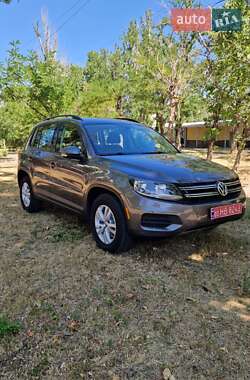 Позашляховик / Кросовер Volkswagen Tiguan 2015 в Миколаєві