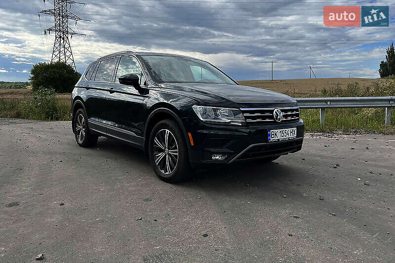 Внедорожник / Кроссовер Volkswagen Tiguan 2019 в Львове