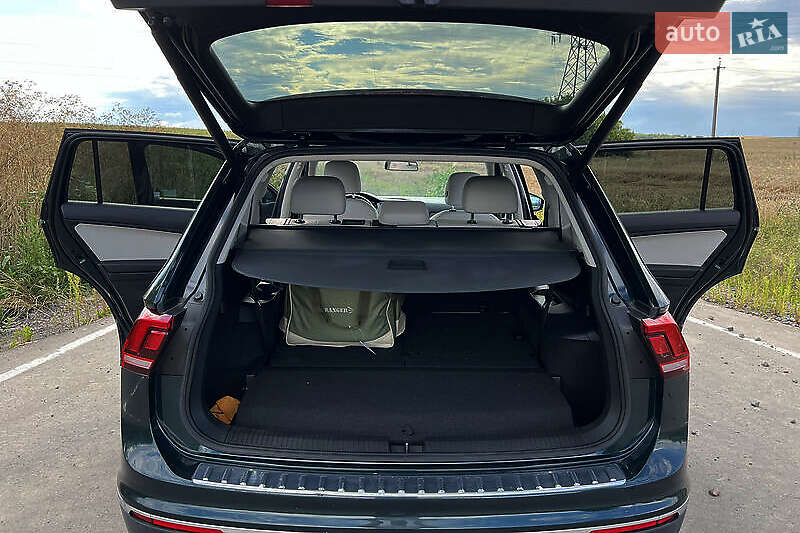 Внедорожник / Кроссовер Volkswagen Tiguan 2019 в Львове