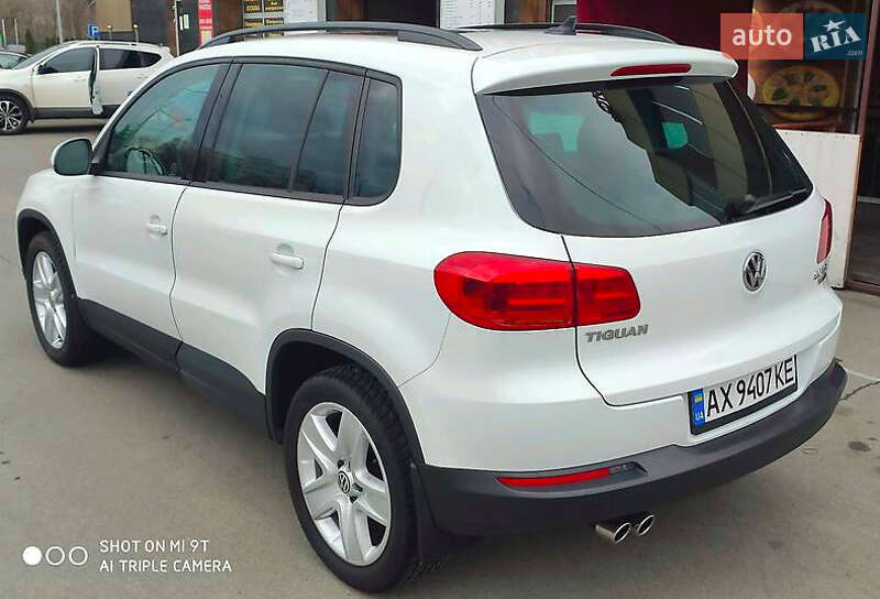 Внедорожник / Кроссовер Volkswagen Tiguan 2015 в Харькове
