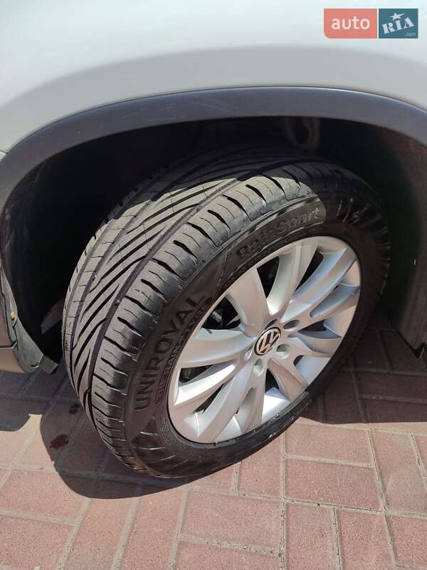 Внедорожник / Кроссовер Volkswagen Tiguan 2010 в Карловке фото 5 Внедорожник / Кроссовер Volkswagen Tiguan 2010 в Карловке