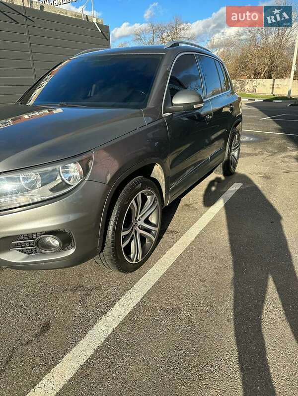Внедорожник / Кроссовер Volkswagen Tiguan 2011 в Тернополе