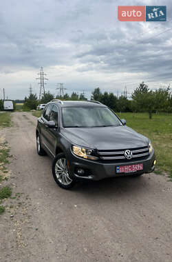 Внедорожник / Кроссовер Volkswagen Tiguan 2013 в Ровно