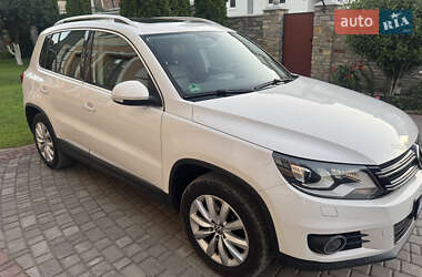Позашляховик / Кросовер Volkswagen Tiguan 2011 в Кам'янець-Подільському