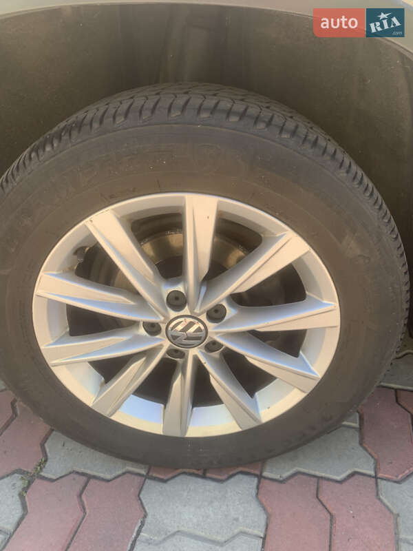 Внедорожник / Кроссовер Volkswagen Tiguan 2014 в Киеве