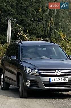 Внедорожник / Кроссовер Volkswagen Tiguan 2015 в Киеве