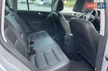Внедорожник / Кроссовер Volkswagen Tiguan 2015 в 