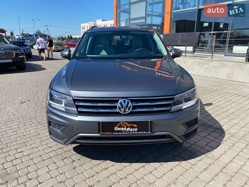 Внедорожник / Кроссовер Volkswagen Tiguan 2017 в Львове