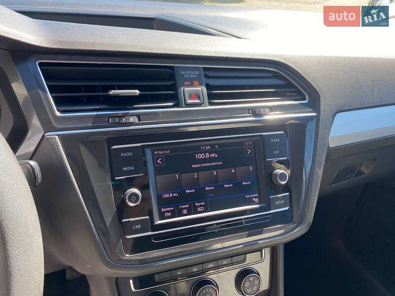 Внедорожник / Кроссовер Volkswagen Tiguan 2017 в Львове