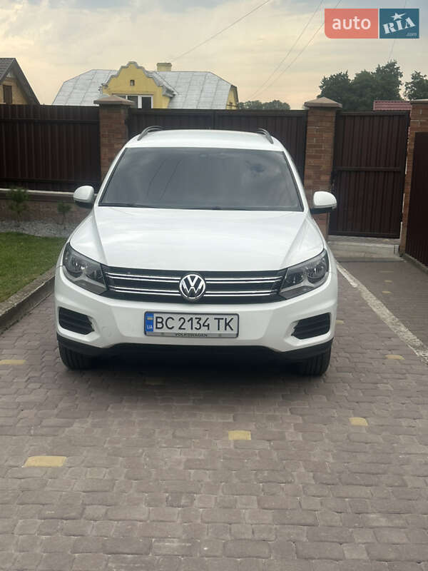 Внедорожник / Кроссовер Volkswagen Tiguan 2016 в Львове
