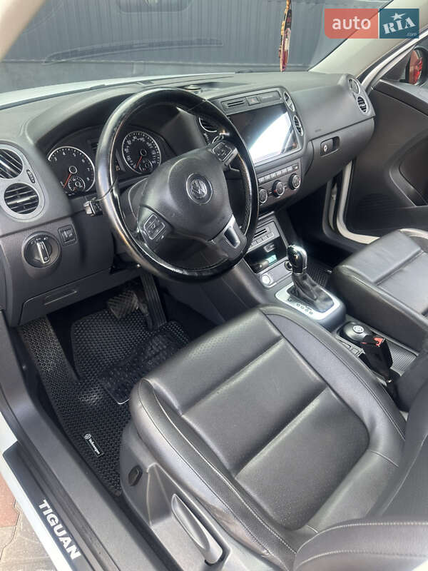 Внедорожник / Кроссовер Volkswagen Tiguan 2016 в Львове