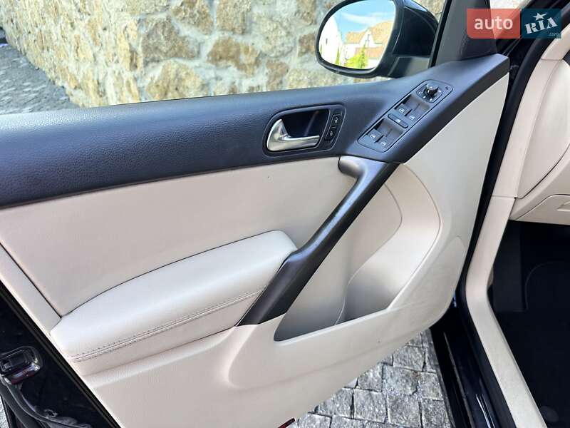 Внедорожник / Кроссовер Volkswagen Tiguan 2008 в Ровно