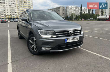 Внедорожник / Кроссовер Volkswagen Tiguan 2017 в Ивано-Франковске
