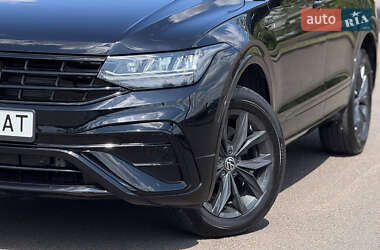 Позашляховик / Кросовер Volkswagen Tiguan 2024 в 
