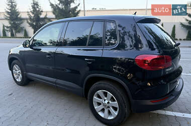 Внедорожник / Кроссовер Volkswagen Tiguan 2012 в 