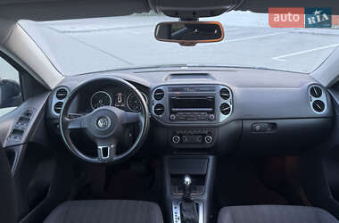 Внедорожник / Кроссовер Volkswagen Tiguan 2012 в 