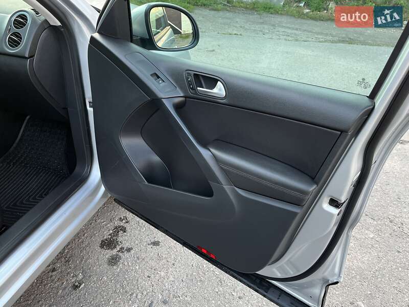 Внедорожник / Кроссовер Volkswagen Tiguan 2016 в Миргороде