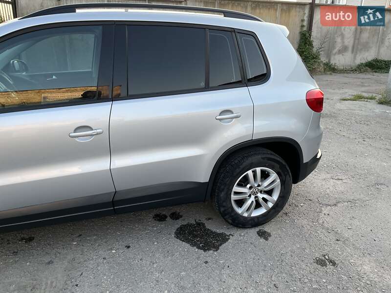 Внедорожник / Кроссовер Volkswagen Tiguan 2016 в Миргороде