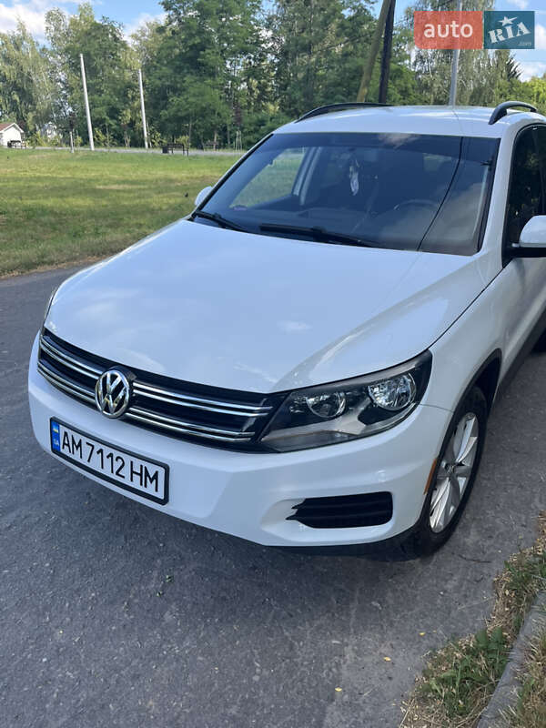 Внедорожник / Кроссовер Volkswagen Tiguan 2017 в Звягеле