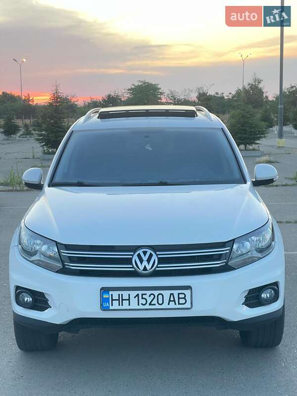 Внедорожник / Кроссовер Volkswagen Tiguan 2012 в Одессе