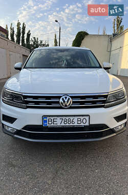 Внедорожник / Кроссовер Volkswagen Tiguan 2016 в Николаеве