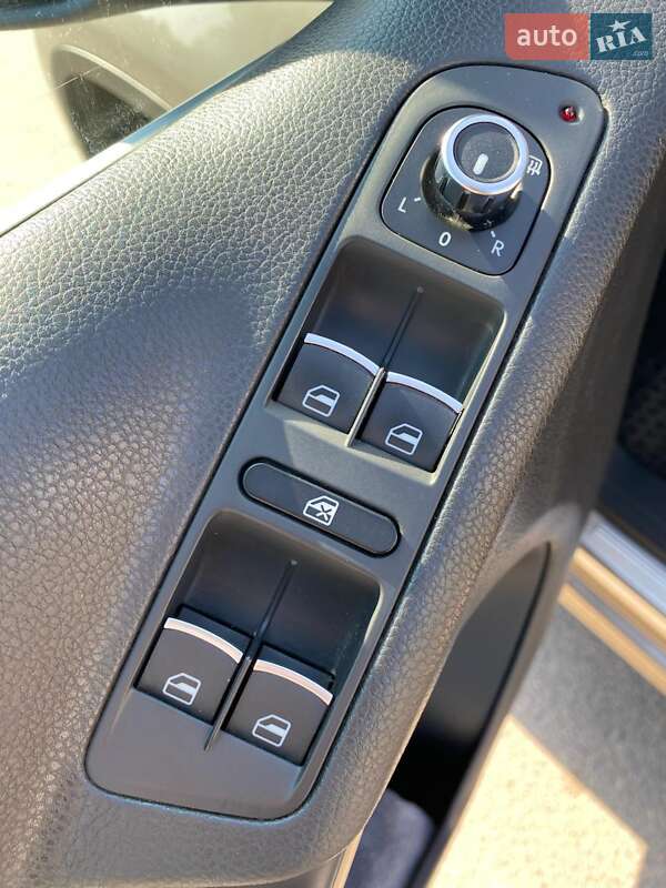 Внедорожник / Кроссовер Volkswagen Tiguan 2012 в Шостке фото 11 Внедорожник / Кроссовер Volkswagen Tiguan 2012 в Шостке