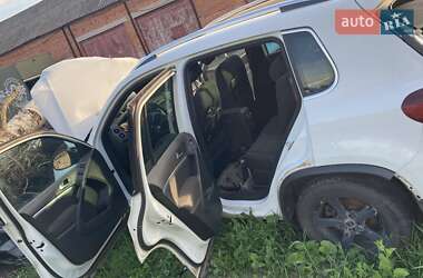 Позашляховик / Кросовер Volkswagen Tiguan 2015 в Ромнах