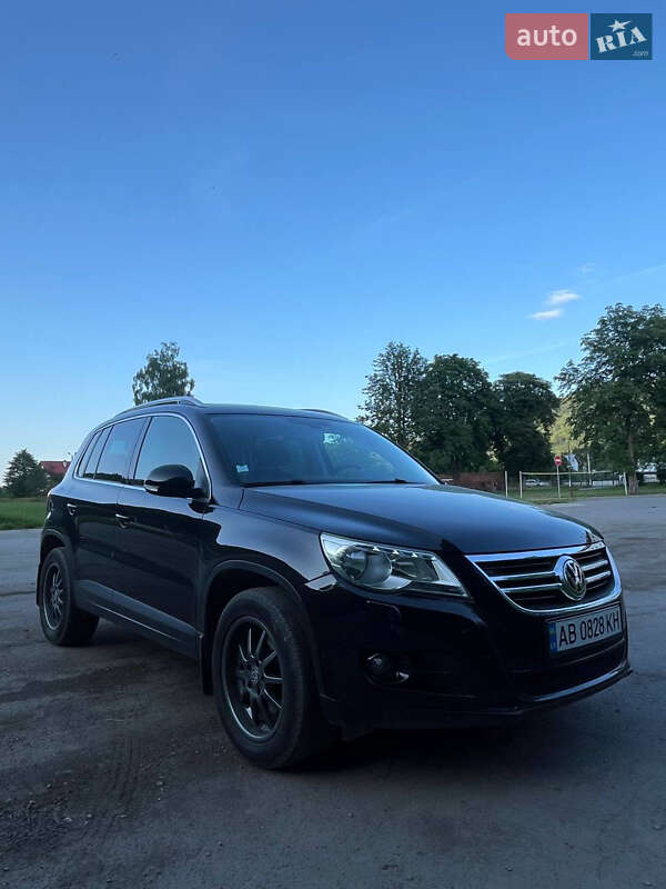 Внедорожник / Кроссовер Volkswagen Tiguan 2011 в Черновцах