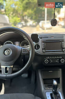 Внедорожник / Кроссовер Volkswagen Tiguan 2012 в 