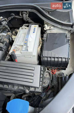 Внедорожник / Кроссовер Volkswagen Tiguan 2012 в 