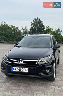 Внедорожник / Кроссовер Volkswagen Tiguan 2015 в Харькове
