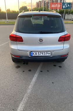 Позашляховик / Кросовер Volkswagen Tiguan 2016 в 