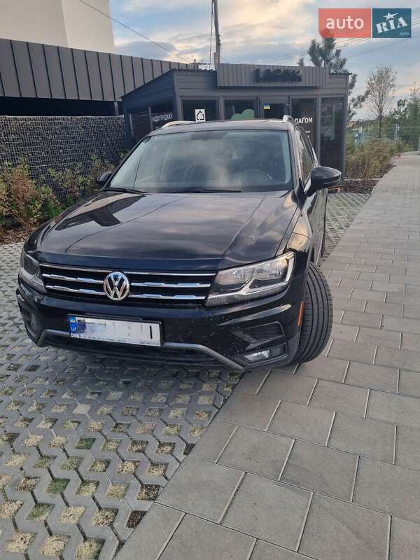 Внедорожник / Кроссовер Volkswagen Tiguan 2017 в Львове