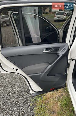 Позашляховик / Кросовер Volkswagen Tiguan 2013 в 