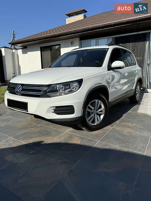 Позашляховик / Кросовер Volkswagen Tiguan 2016 в Києві